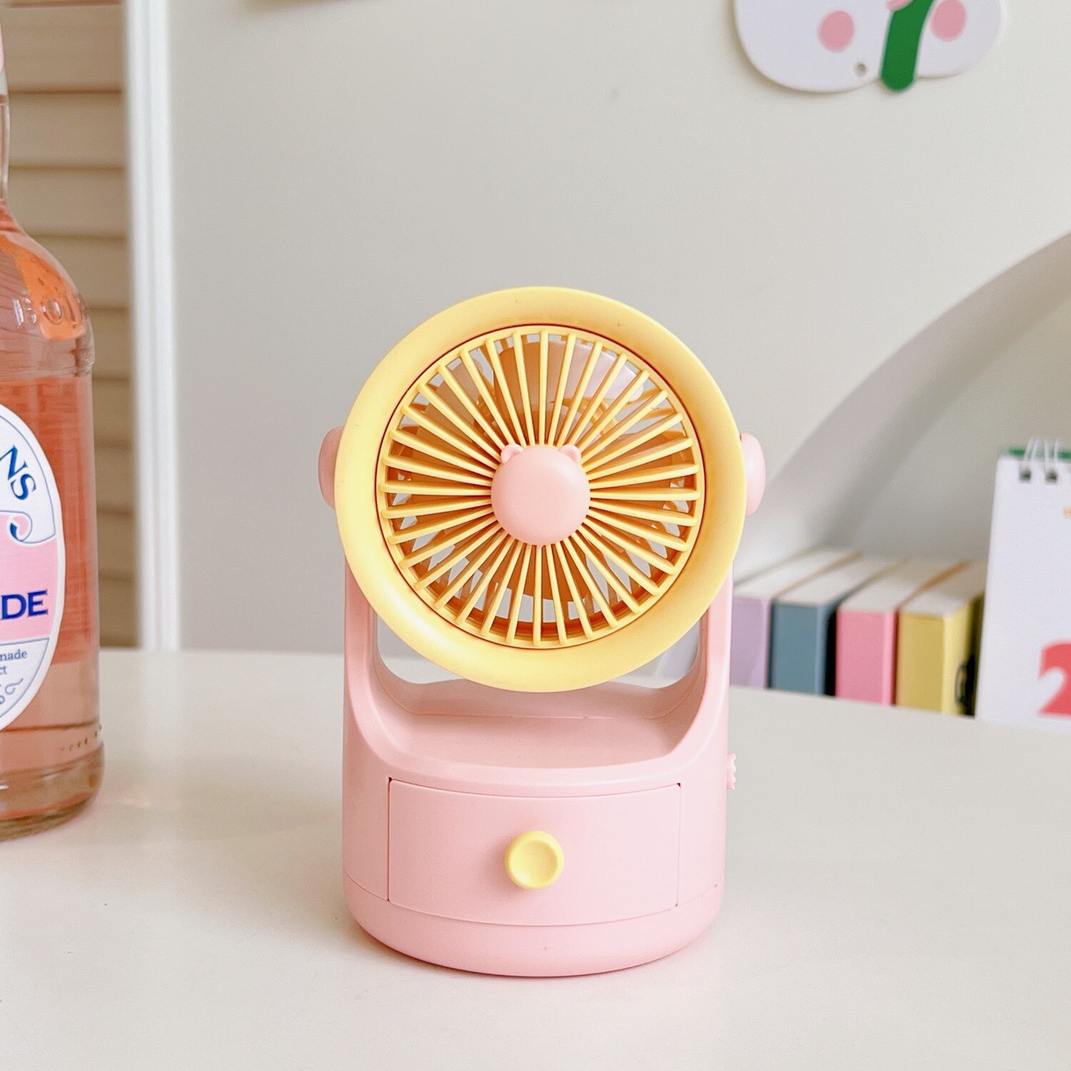 Wentylator elektryczny z szufladą akademik łóżko biuro w domu kreskówka wyciszenie mini wiatrak biurowy lato ładowanie wentylator ręczny: żółty fan