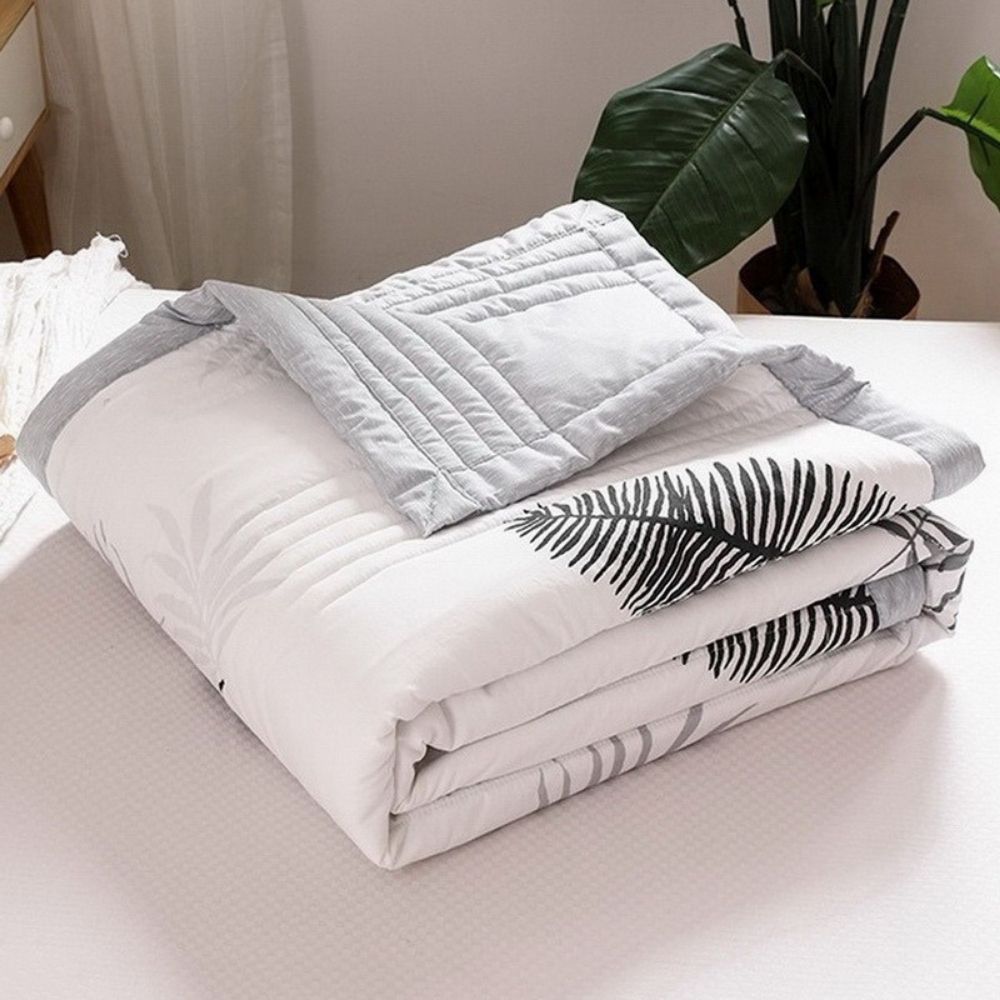 ADOREHOUSE Summer Quilt Air Condition Comforter Thin Double-Sided Print Bedspread Washable Comforter Breathable Quilt Blanket: 200x230cm / Style A
