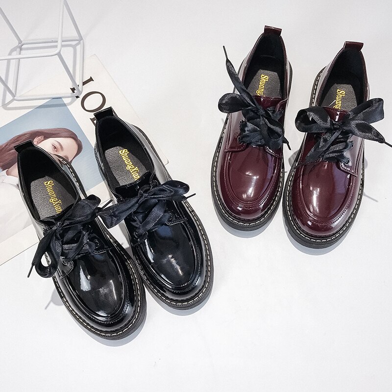 Stängda tår lägenheter damskor sommarmärke slip on läder dam loafers båtskor oxfords dam bowknot flats röda sandaler