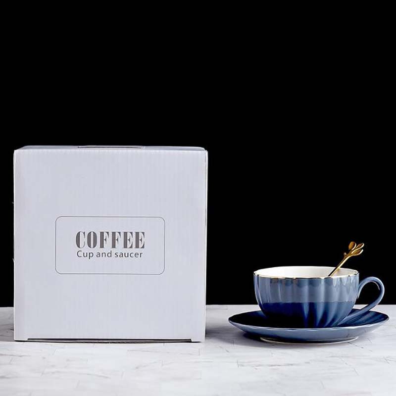 Højkvalitets keramiske kaffekopper underkop kaffekopkasse sæt enkelt europæisk stil krus cappuccino blomsterkopper 220 ml latte kop: Grå
