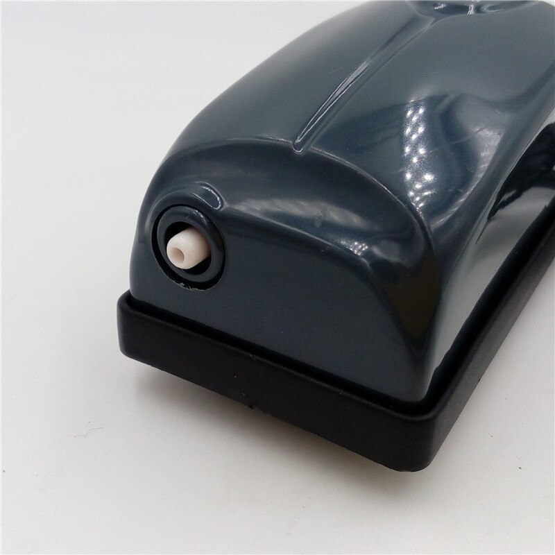 220-240 v 2.5 w Ultra Stille Aquarium Luchtpomp Fish Tank Luchtpomp Enkele Outlet Zuurstof Luchtpomp EU PLUG Zuurstof Beluchter