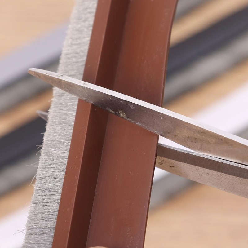 Dørbundbørste selvklæbende tætningsliste vindtæt børsteliste støvforebyggende gummiblokker insektsikker lydisoleret dørtape