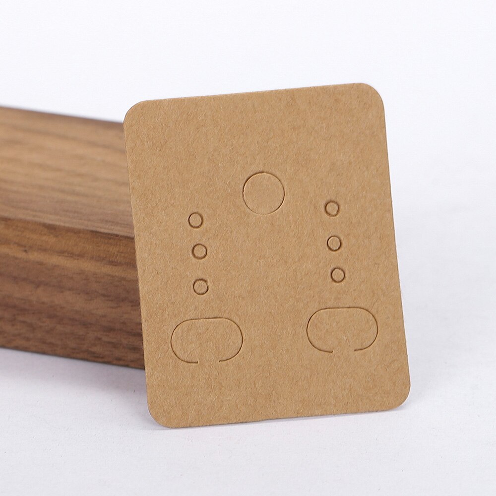 50 stks/partij 3.8x4.8cm blanco kraftpapier oorbel display kaarten oorbel pakket hang tag kaart voor diy ear studs sieraden display kaart: Rood