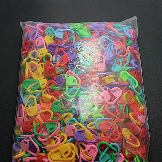 100 st blanda färger plastsömhållare 21*10mm, stickade virkade låssömmar för diy stickmarkör