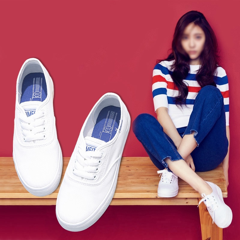Small white shoes Korean canvas shoes women's thick soled flat bottom casual Board Shoes White women's shoes