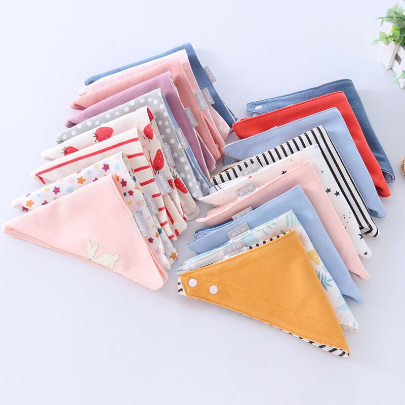 Algodón bebé 2 unids/set Baberos niñas cosas Babador de dibujos animados pañuelo triangular Baberos niños Saliva toalla