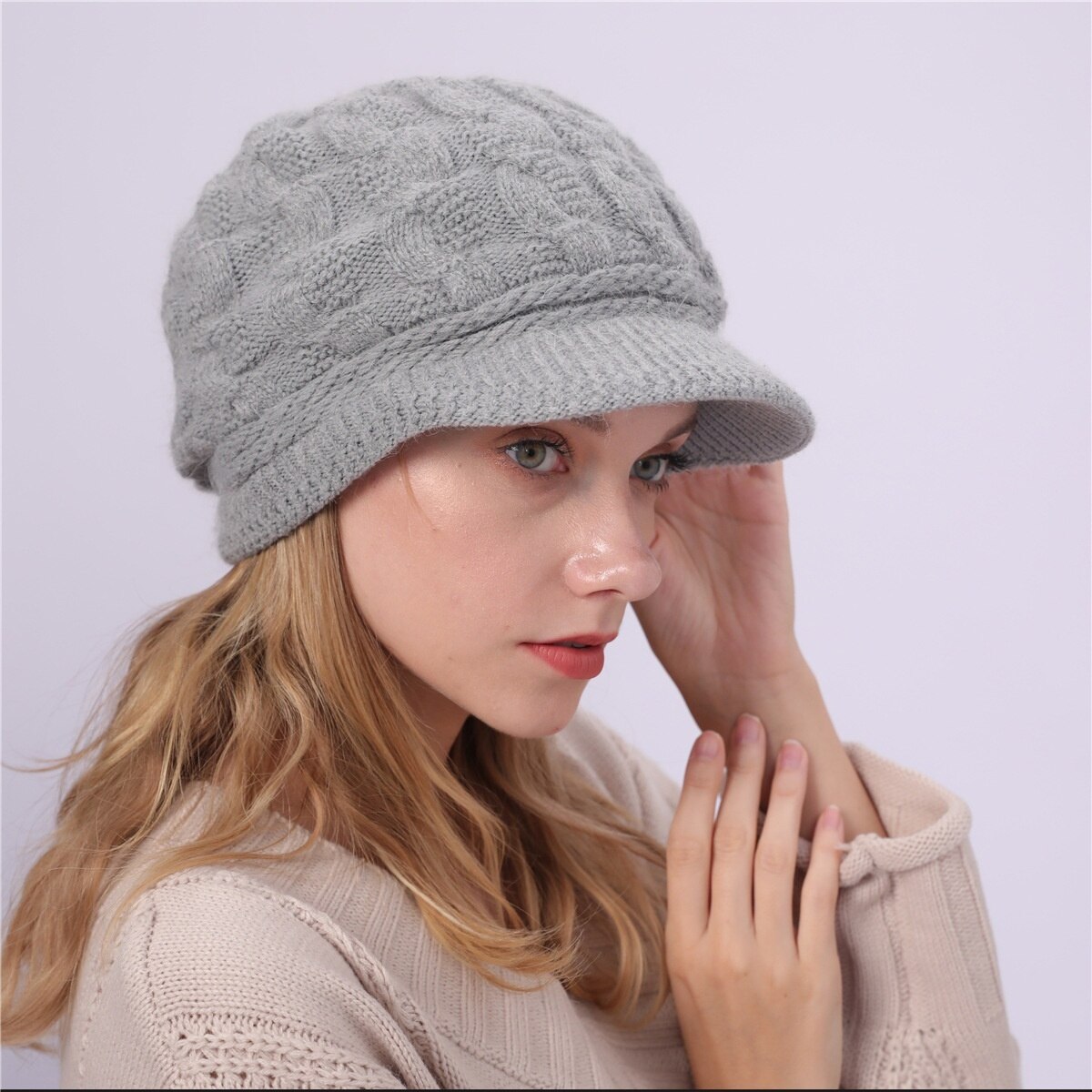 Color sólido más terciopelo lana 8 palabra Twist sombrero Otoño e Invierno de las mujeres de punto Cap: grey