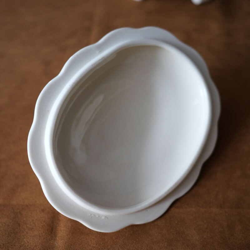 European milk white ceramic European classical carved double ear retro cup with cover