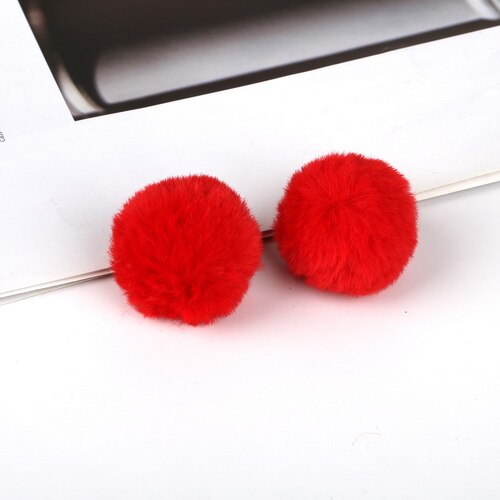 18 st/lot 4cm flerfärgad fluffig söt pom pom porte klave för kvinnor väska charm leksaker härlig päls boll pompom för nyckelring material: Röd