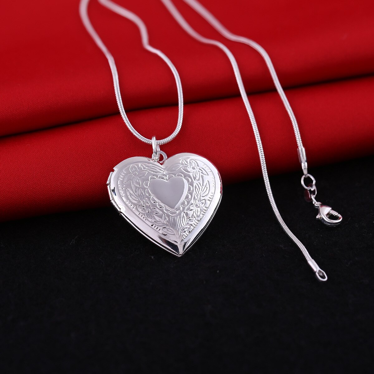 Doteffil 925 Sterling Zilveren Klassieke Patroon Snake Chain Hartvormige Fotolijst Ketting Voor Vrouwen Mode Bruiloft Sieraden