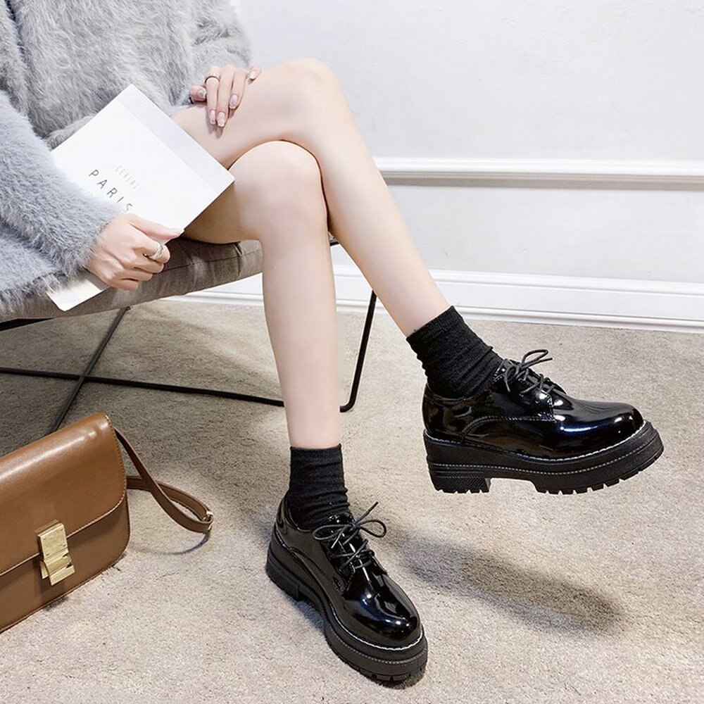 Dam tjocka botten sneakers snörning låg häl klack lackläder skor halkfria damer höjd öka casual skor  b62-77 jy