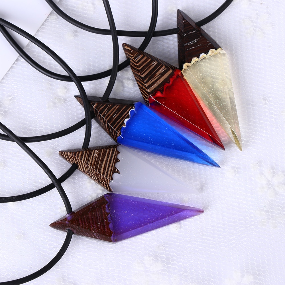 Handmade Magic Starry Sky Resin Necklaces for Women Wooden Luminous Leather Rope Chain Necklaces for Lovers Jewelry Resin Jewel