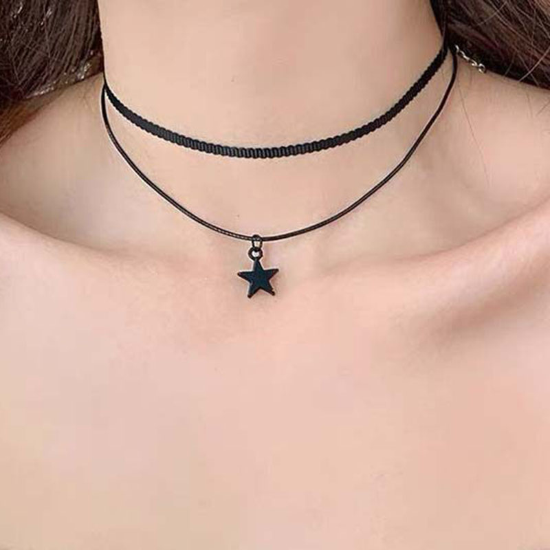 Gargantilla de cadena de cuello corto con estrella negra Simple de doble capa para niñas, collar gótico con dije de para mujer, joyería para amigos: Color amarillo dorado claro