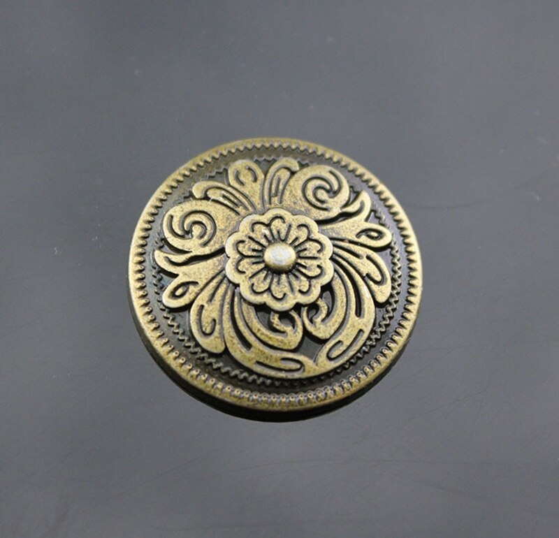 Legering embosed Carving bloemen ronde shield Tiger Rivet met stud voor tas, hoed, schoen, kleding, jeans decoratie diy ambachtelijke accessoire: Bronze Floral