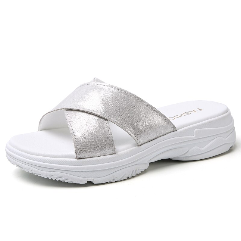 Rea dam sandaler kvinnliga skor kvinna sommar wedge bekväma muels dam slip-on platta sandaler dam sandalier flip: Silver kljj .2202 / 40