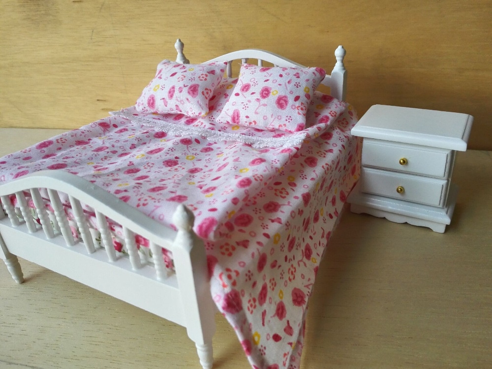 1:12 handcraft MINI Dollhouse Miniature bed accessories ( don't include the bed)