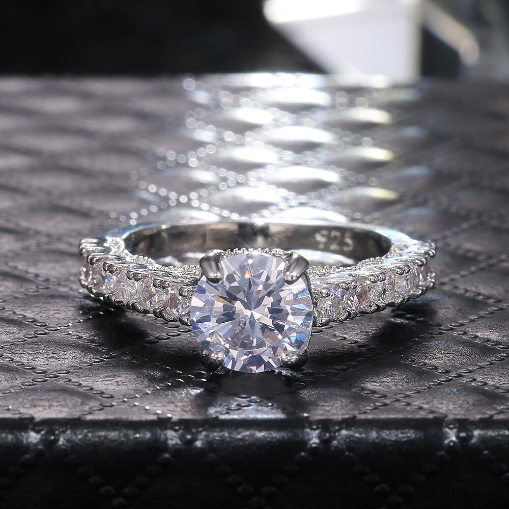 Huitan Neue-Klassisch gestaltet 4 Krallen Zirkonia blendend Ehe Hochzeit Zeremonie Frauen Ring Edlen Schmuck