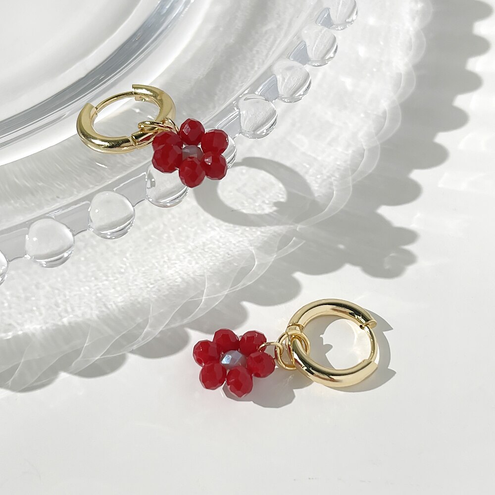 Peri&#39;sbox Boho Candy Kleur Acryl Daisy Hoop Earring Voor Vrouwen Multicolor Cute Flower Charm Huggie Oorbellen Zomer Sieraden: red