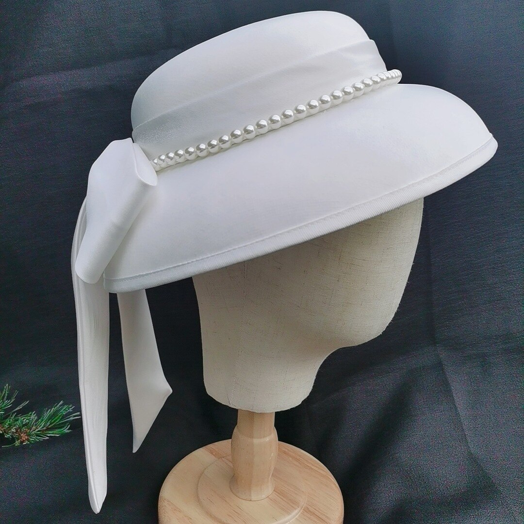 Käsintehty iso valkoinen häähattu satiini jousi helmi fedoras hattu naisten cocktail hevoskilpailujuhlat kirkko morsian hattu sombrero