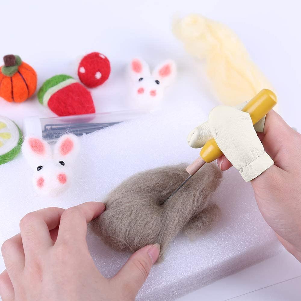 LMDZ 30 PCS Felting Needles,3 Sizes Wool Felting Needles with Needle Felting Tool Wooden Handle, Fingercots, Great for DIY