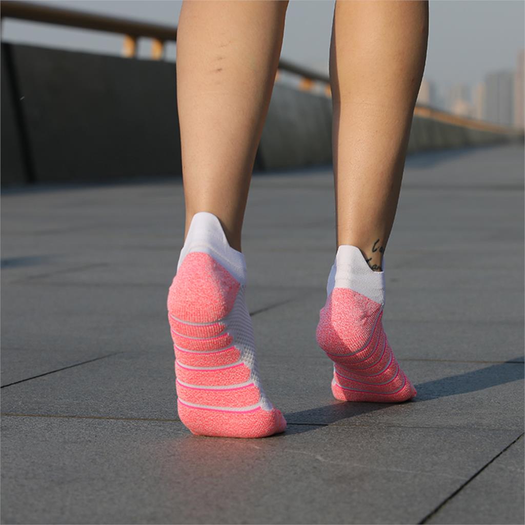 2Pairs Women Sports Socks Basketball Accessories Breathable Moisture Wicking Non-slip Elastic Cycling Sock S(35-39)