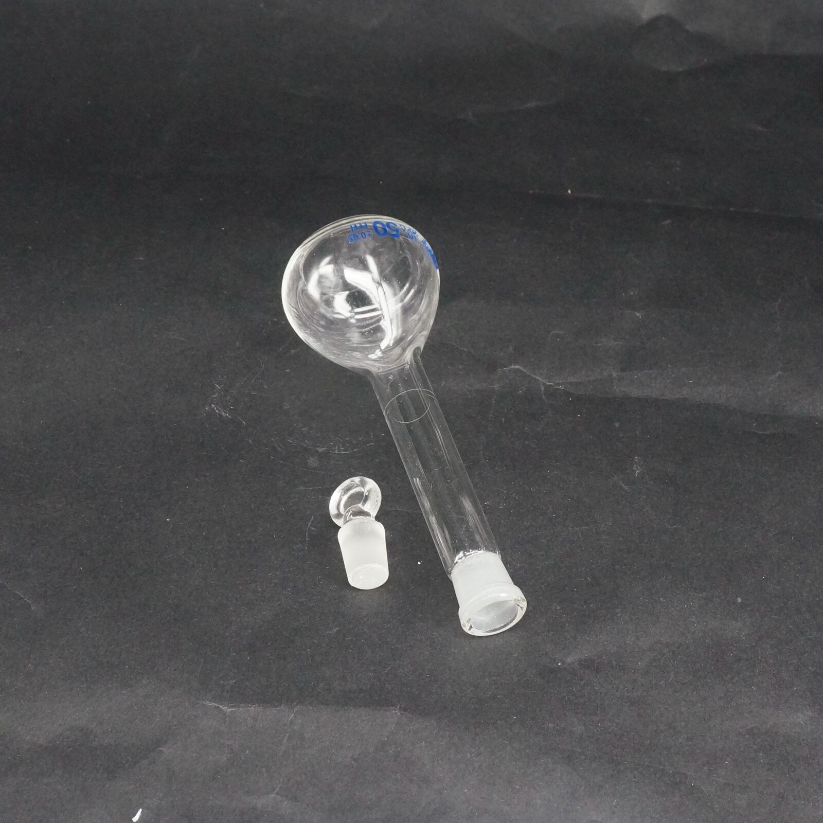 50ml gradueret labrotary glas flydende målekolbe med glaspropp