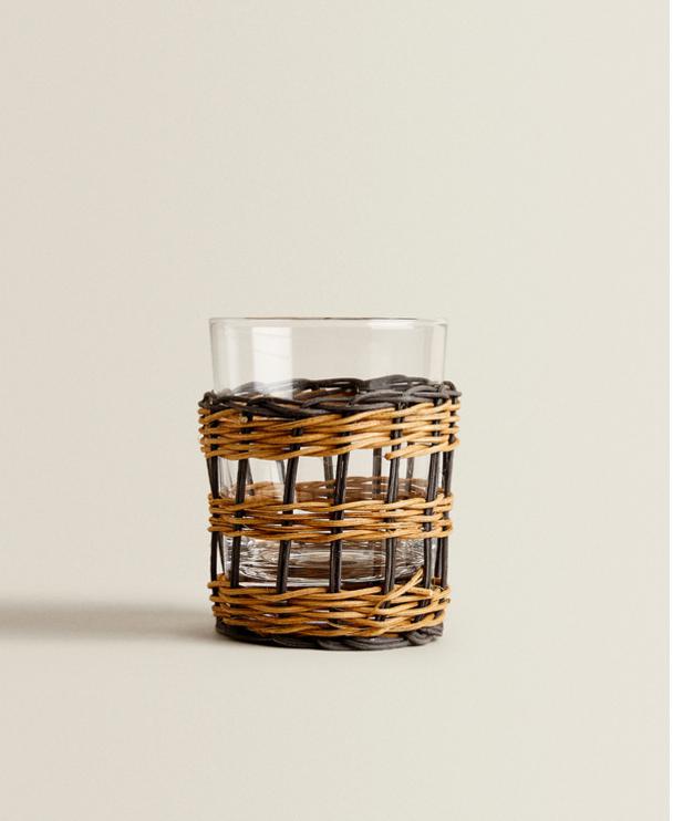 Marco de mimbre de ratán, taza de cristal de único, decoración del hogar, vasos de agua fría