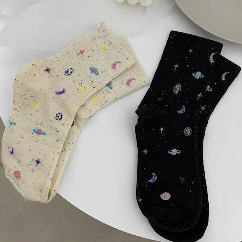 Calcetines divertidos con de estrellas y Luna para mujer, calcetín de tubo espacial con planeta Harajuku, colorido, dulce, cálido, informal, ropa de calle Meias