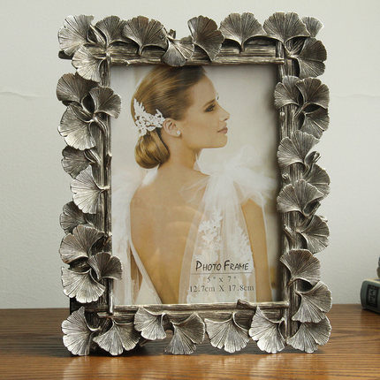 Ginkgo Leaf Resin Picture Frame, Graduation Photo Frame: 6 inch / Chocolate