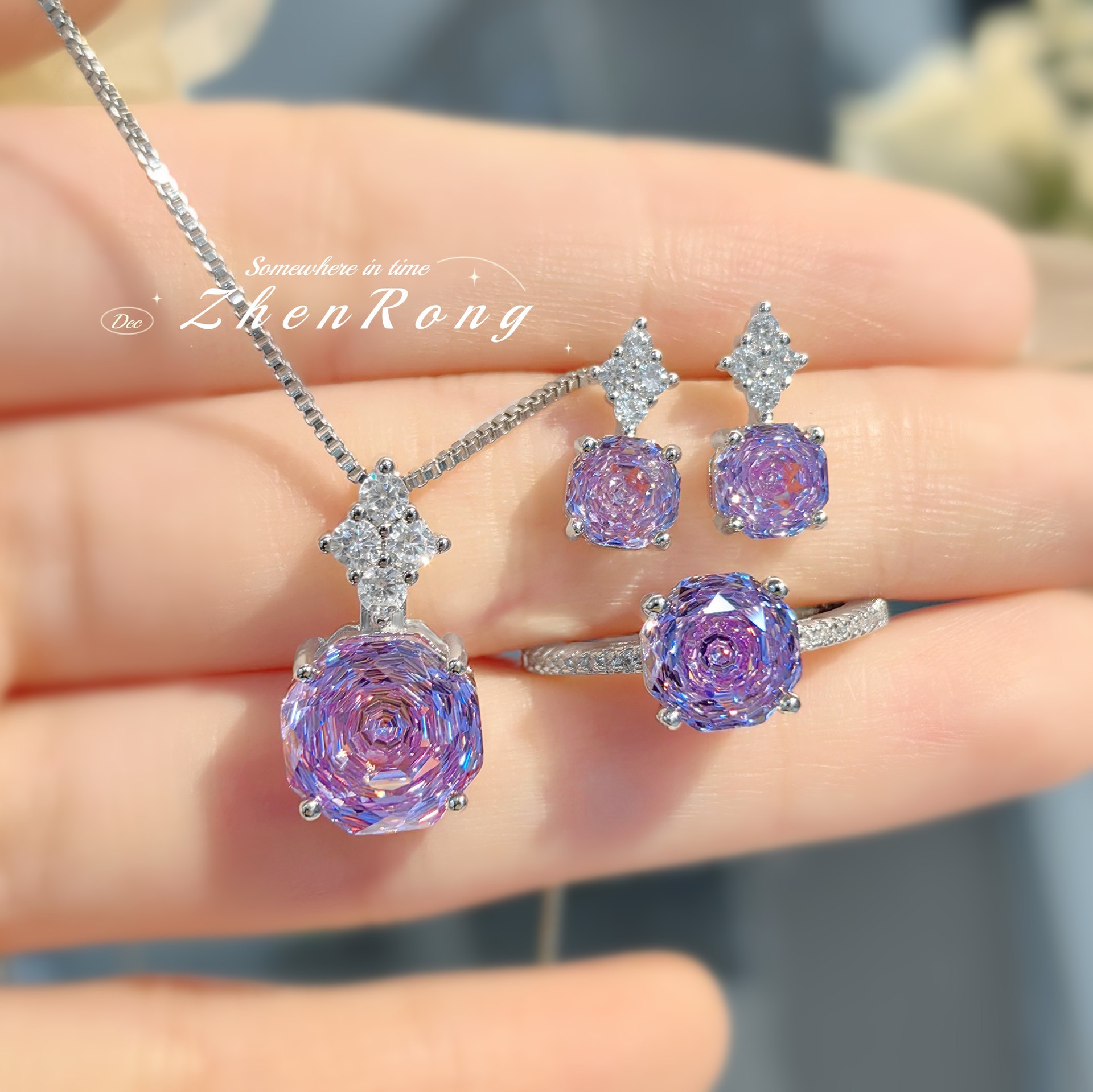 Prachtige rozenbloemvormige hangers met paarse zirkonia, oorbellen, zilverkleurige ringen en sieradensets voor vrouwen.: Blauw verzinkt