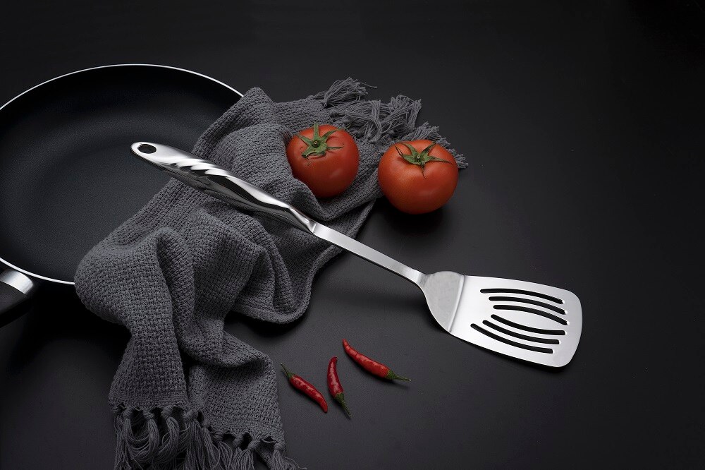 Kitchen Utensils Stainless Steel Light Luxury Spoon Ladle Skimmer Fork Potato Masher Slotted Turner Cookware Tool: Slotted turner