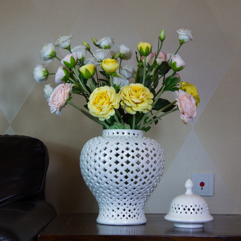 White Ceramic Ginger Jar Hollow Storage Jars with Lid Retro Universal Tank Ceramic Vase Handicraft Storage Ornaments Home Decor