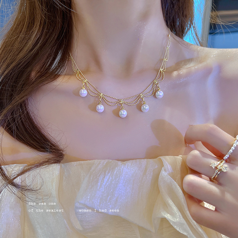 2023 Four Pearl Choker Necklaces Girl Summer Luxury Baroque Pearl Pendant Clavicle Chain For Women Jewelry: Black Gun Plated