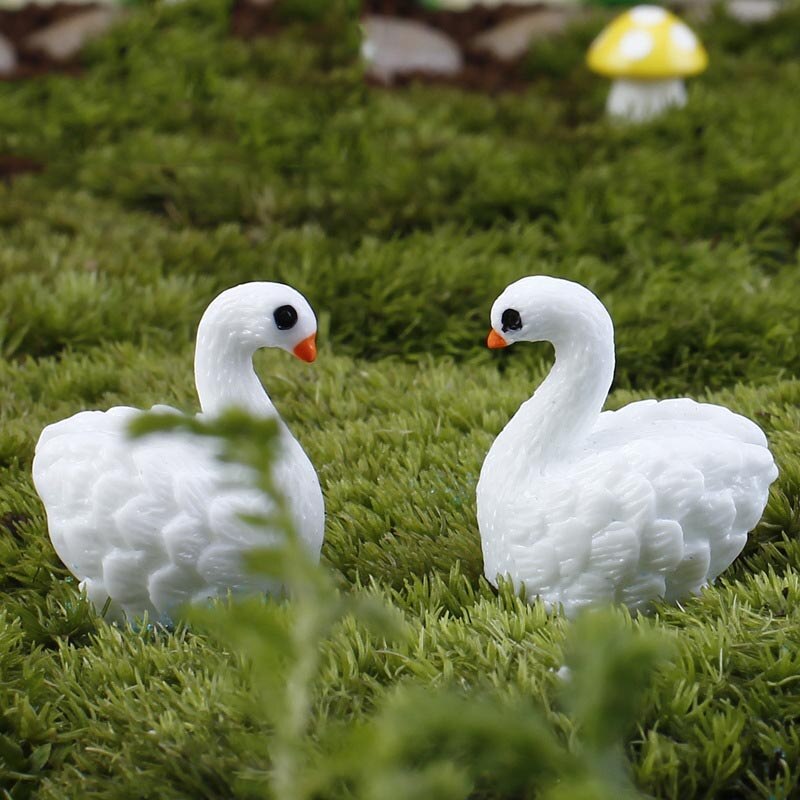 Zwaan Paard Eend Dolfijn Mini Hars Tuin Beeldjes Microlandschaft Instelling Miniaturen 5 Stks/set Diy Kip Kawaii: 1PC Swan Feather