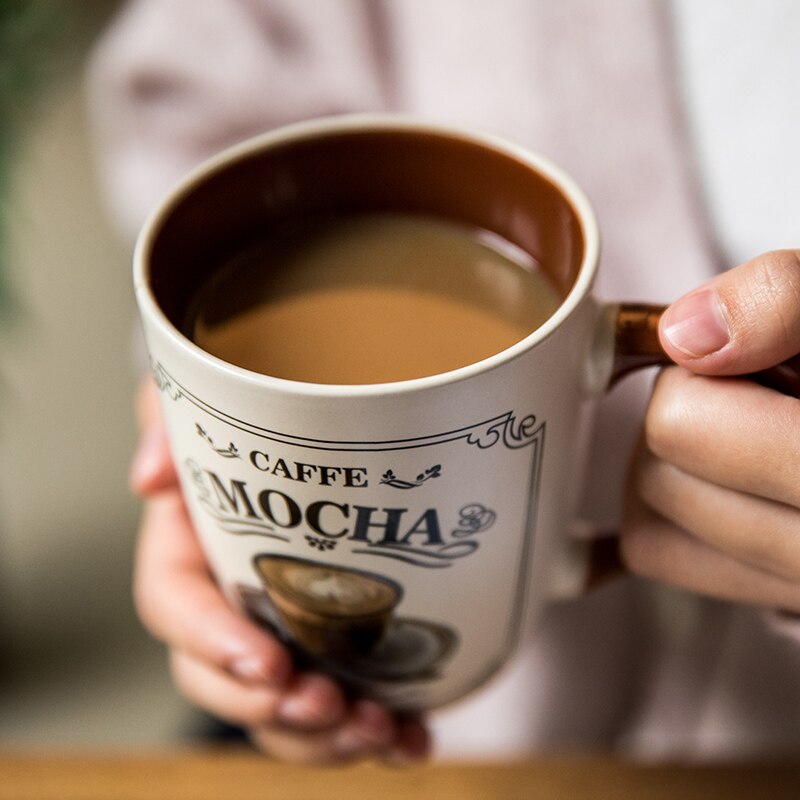 Pequeña taza de café de lujo de estilo europeo, creativa taza de agua de cerámica para hombres y mujeres, taza para el hogar, Taza de leche con tapa, cuchara