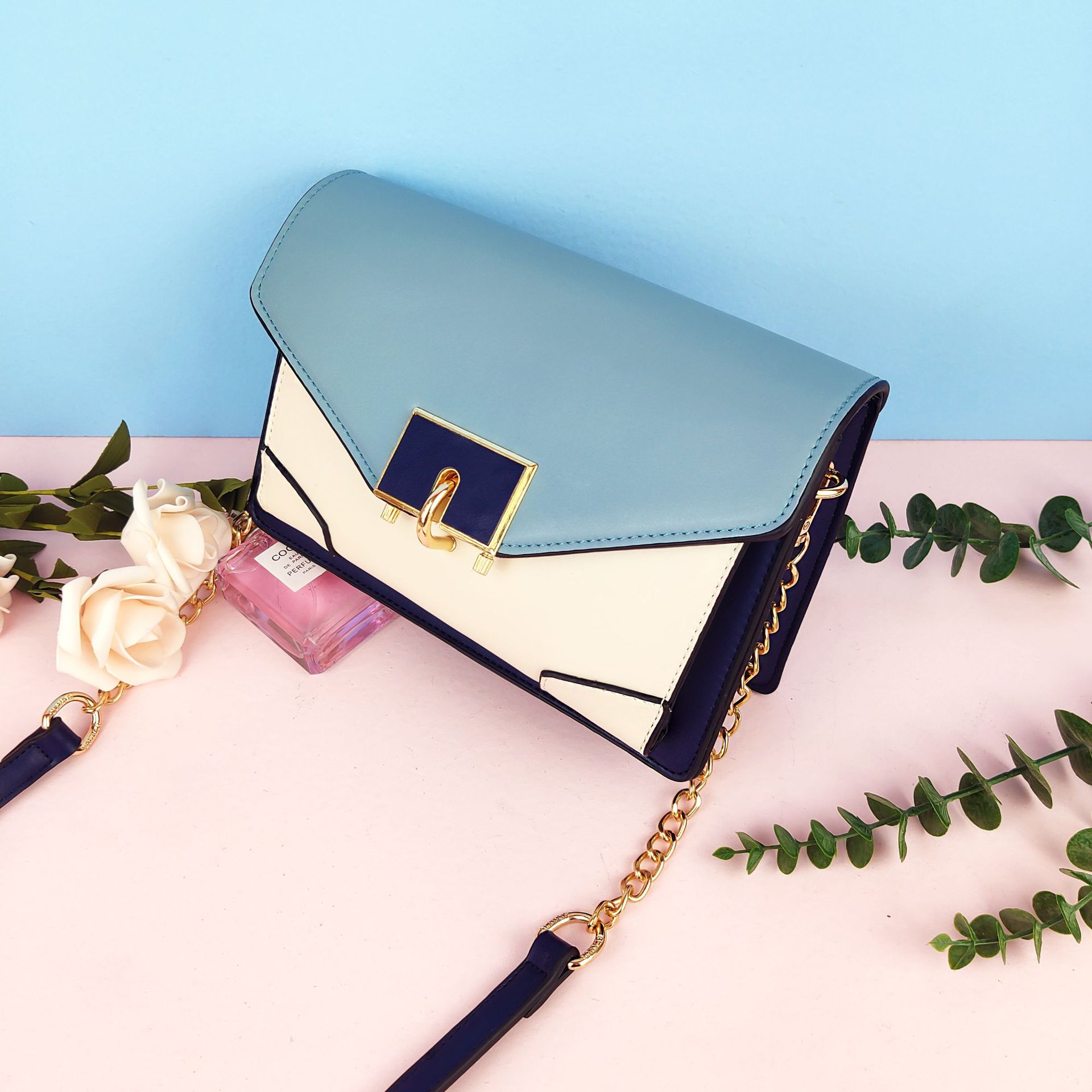 Mode Vrouwen Tas Kleur Bijpassende Casual Een Schouder Messenger Bag Metalen Ketting Flap Kleine Vierkante Tas