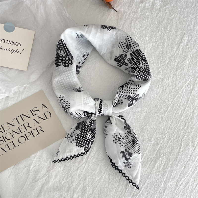 Blomsterprint lommetørklæde lille hijab bomuldshovedtørklæder kvinder firkantet lommetørklæde hårtørklæder 70cm sød bandana hovedtørklæde dame: Guld