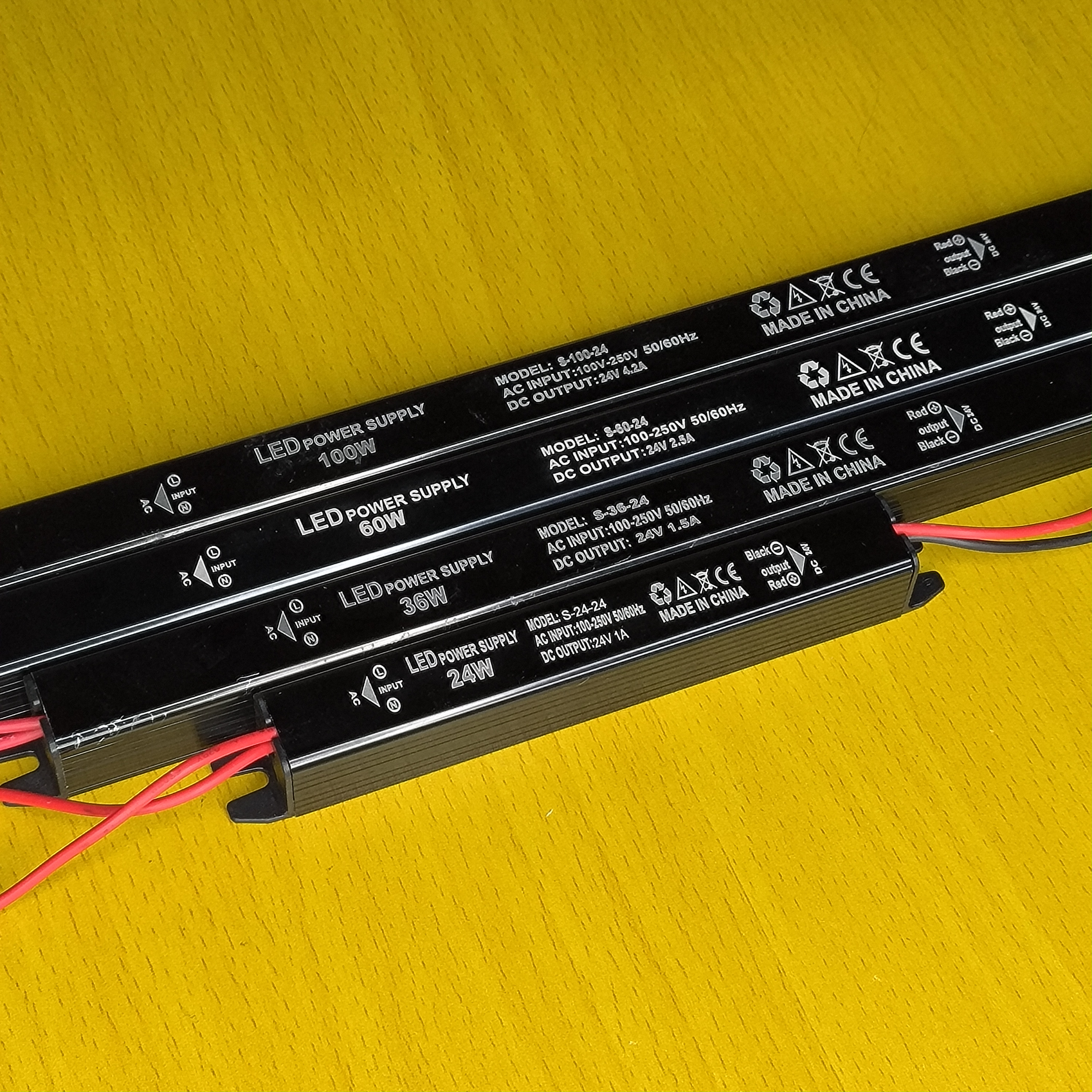 DC 24V 12V LED fuente de alimentación delgada iluminación 1/2/Uds transformador AC120-240V 24W 36W 60W 100W para adaptador de controlador de luz LED