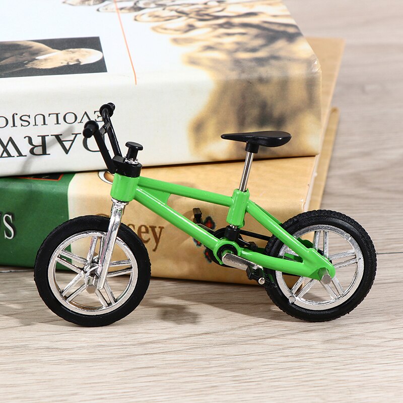 1pc Dollhouse Miniature Bicycle Sport Toys for Doll House Decoration Accessories: GN