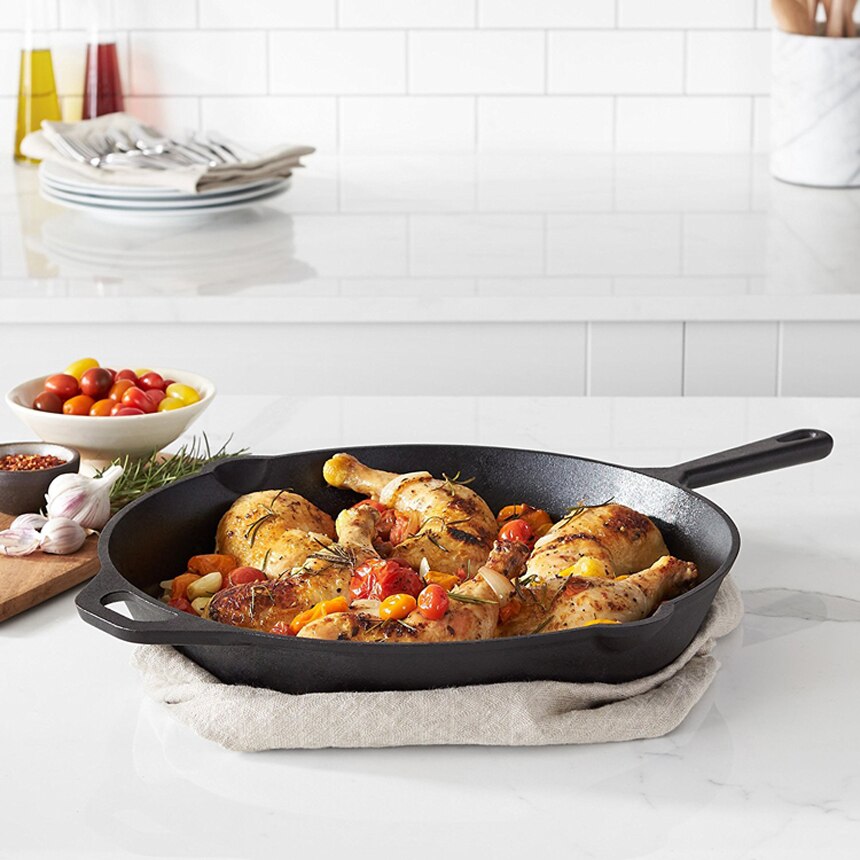 Kitchen Stovetop Oven Use Pre-seasoned Cast Iron Skillet with Silicone Handle Holder