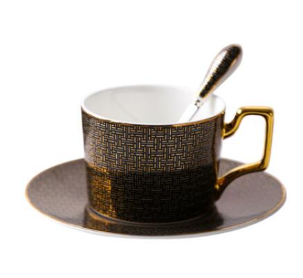 Luxury Gold Cup Set Retro Royal Tea Cup with Handle Spoon Vintage Bone China Tea Cup Set Tasas De Cafe Portable Cups Luxury: D