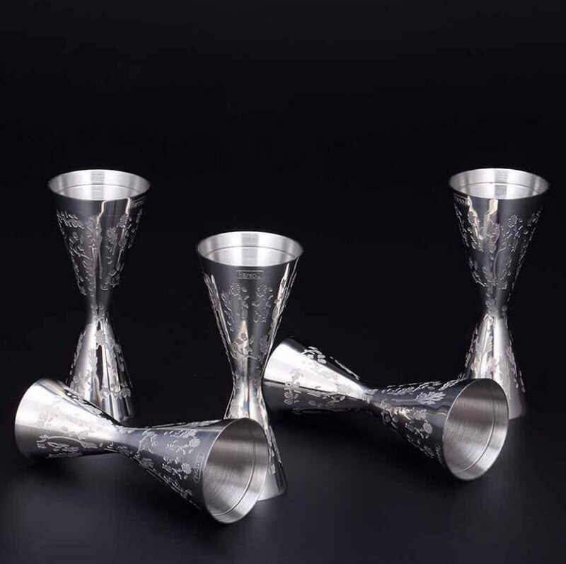 Coctelera con cinta grabada de acero inoxidable, medidas para martini