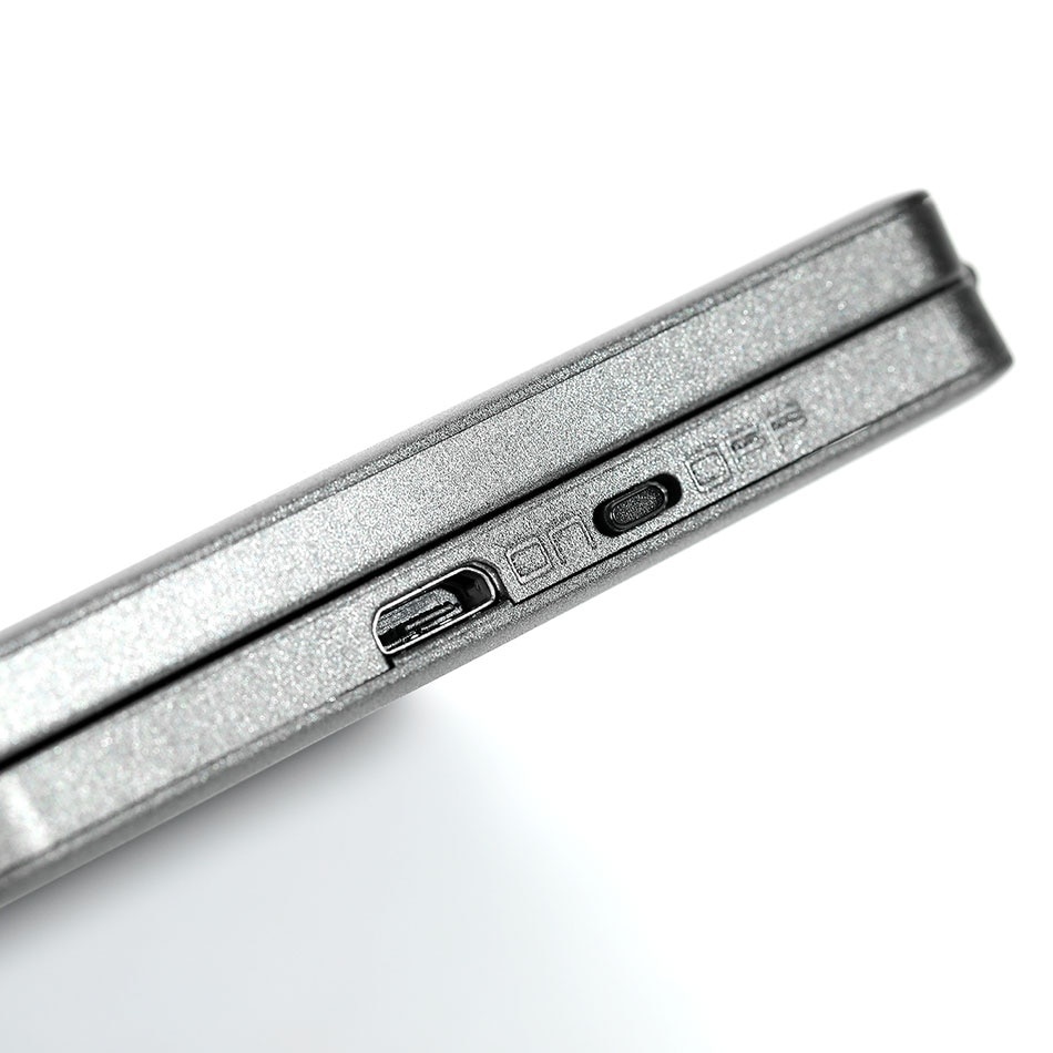 Et mini taitettava näppäimistö ohjauslevyllä tietokoneelle mac kannettava tietokone tabletti android puhelin bluetooth taitettava langaton näppäimistö kosketuslevyllä