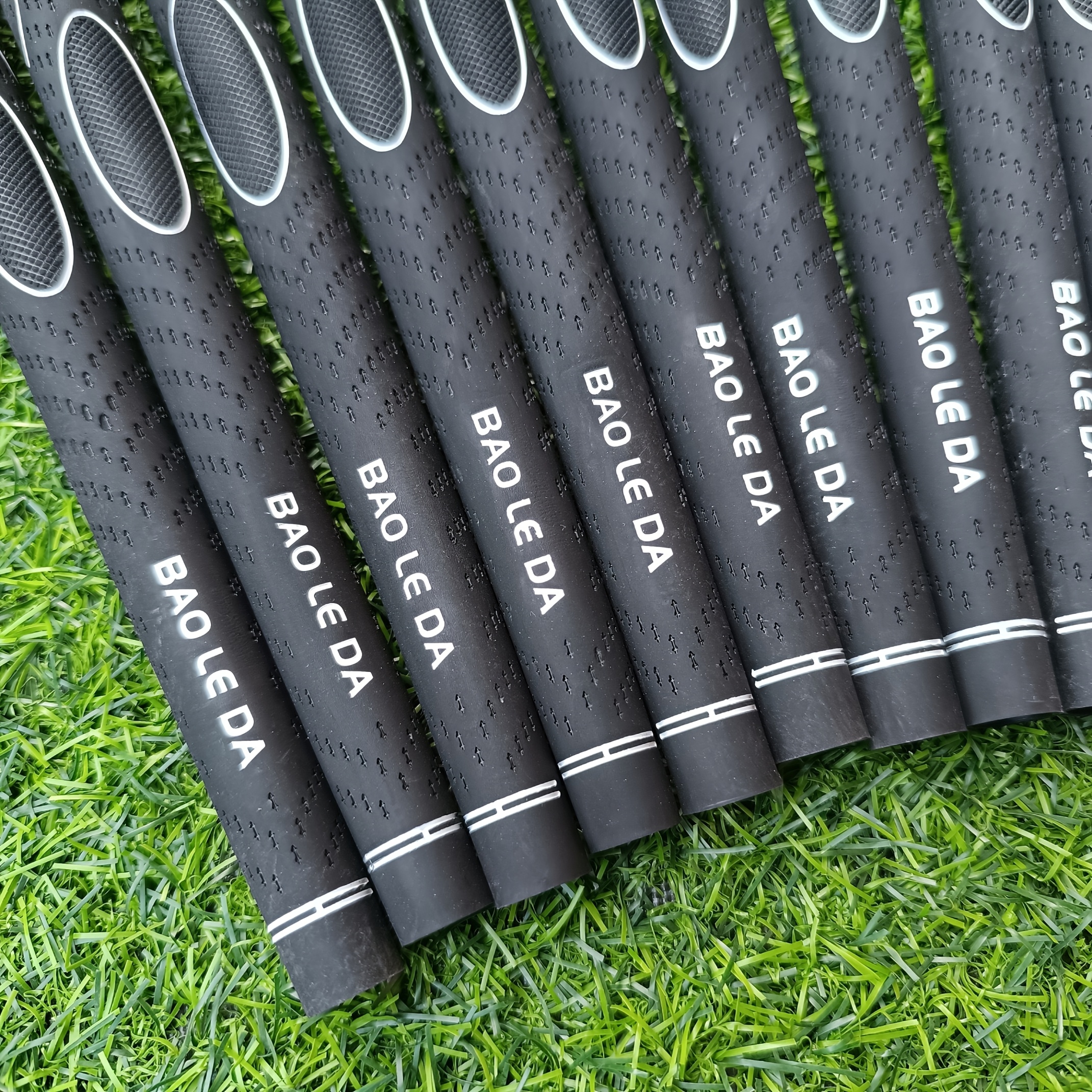 13 Stück in einer Packung, mittelgroßer Golfgriff, runder Golfgriff, Gummi-Golfgriff, mittelgroßer Griff, runde Golfgriffe, Eisengriff, Eisengriff