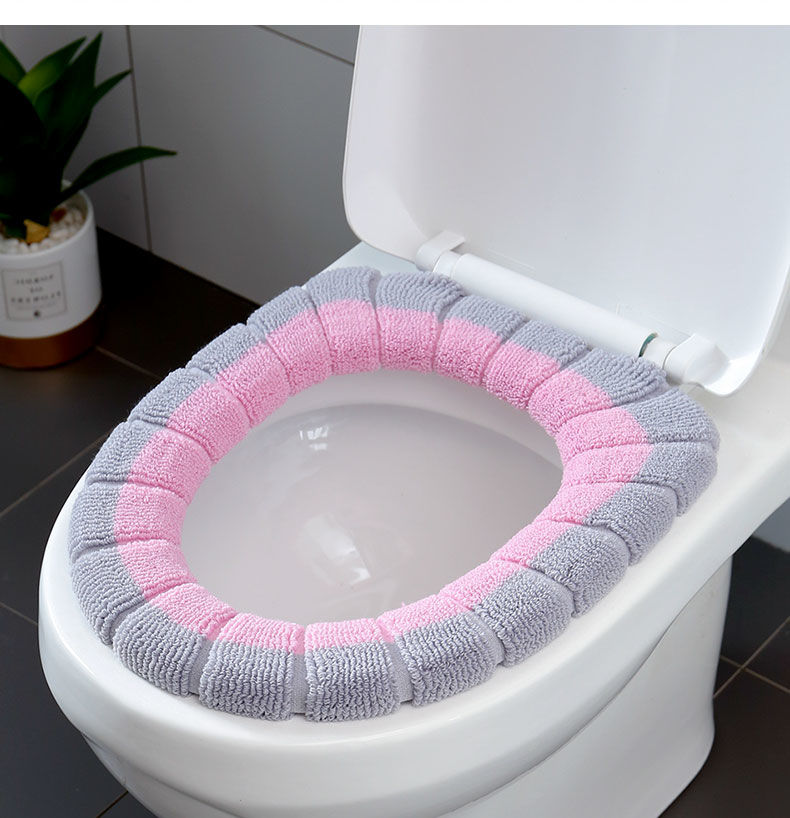 La couverture confortable de siège de toilette est des articles sanitaires chauds, doux et réutilisables de flanelle: Greyish Pink
