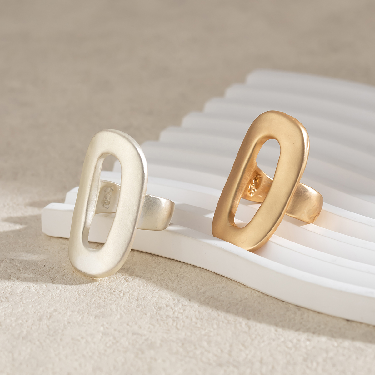 Bagues ovales géométriques ajourées pour femmes, grandes bagues créatives réglables, mates, bijoux de déclaration à la pour filles