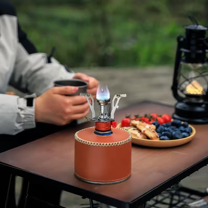 Opvouwbaar buitenfornuis Ultralichte mini-gasfornuis van legering voor kamperen Wandelen Gasoven Draagbare buitenkoken Picknickfornuis