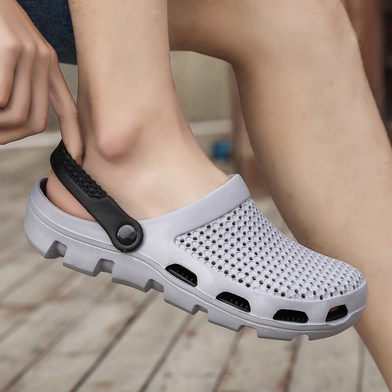 Uomini Piscina Sandali di Estate Scarpe Da Spiaggia All'aperto degli uomini Slip On Zoccoli Giardino Casual Doccia Con Acqua Pantofole