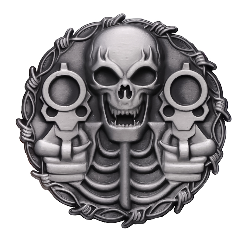 Épingle en émail de crâne de corbeau en relief gothique, broche de revolvers de odorà deux pistolets, insigne en métal de revers, style sombre, de bijoux: Rhodium plaqué