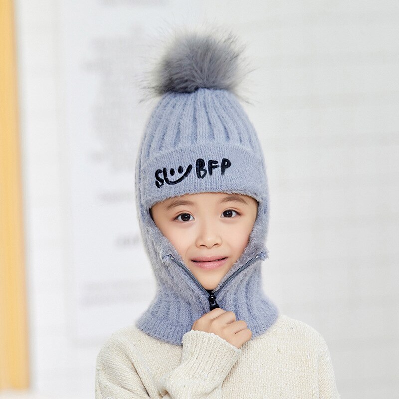 Jodimitty 2 -delige gebreide muts en sjaalset met haarbal en pompon, dikke winterwarme, schattige meisjesletter met smiley en rits: Kind grijs